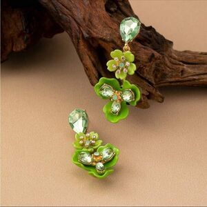 Green Floral Drop Earrings A1514